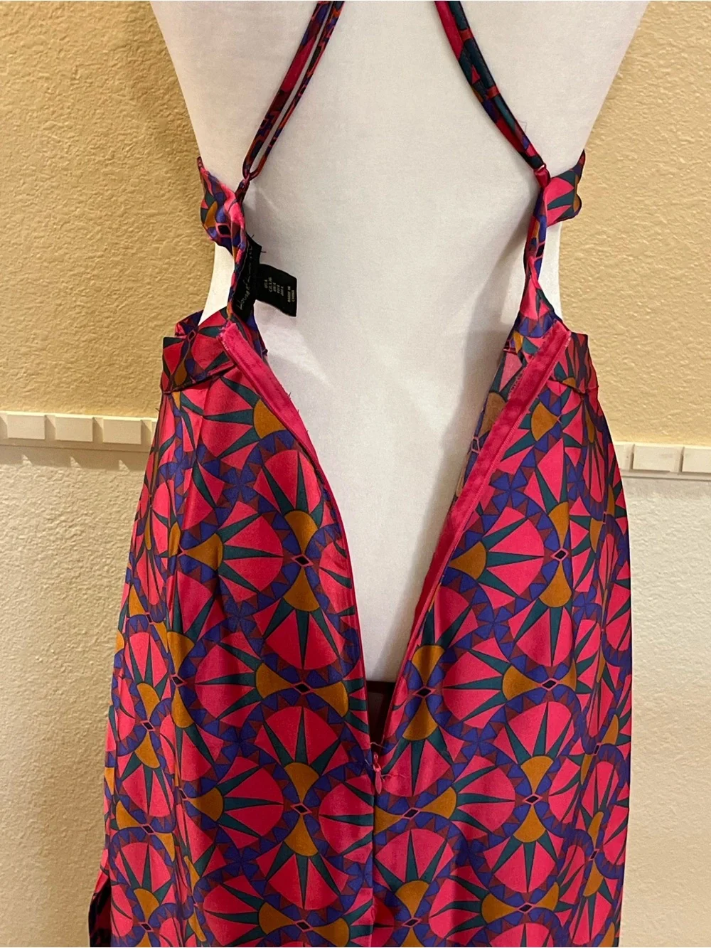 House of Harlow satin maxi dress w/ cutouts. Open back, slit. Purple, fuchsia. L - Picture 9 of 12